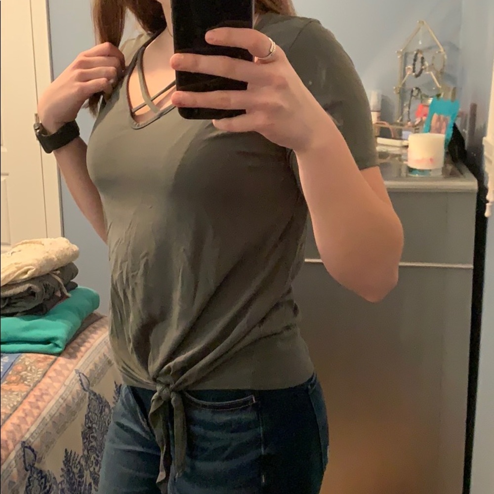 green tee - Picture 2 of 3
